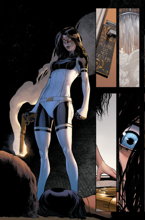 Интересные открытки с персонажем вселенной Marvel - Мадам Маска 