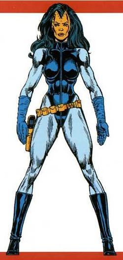 Интересные открытки с персонажем вселенной Marvel - Мадам Маска 